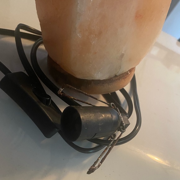 Natural Himalayan Salt Lamp - Tea Light & Essential Oil Holder - Picture 3 of 4